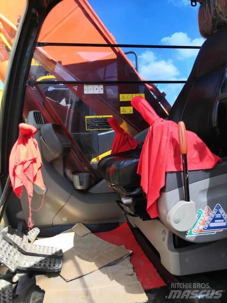Hitachi ZX200 Pelle sur chenilles