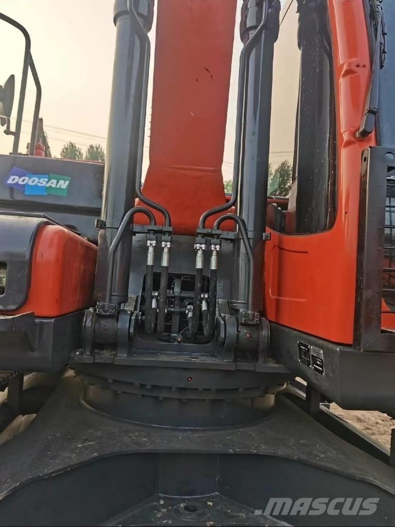 Doosan DX225 Pelle sur chenilles