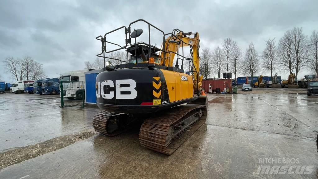 JCB JS 130 LC Pelle sur chenilles