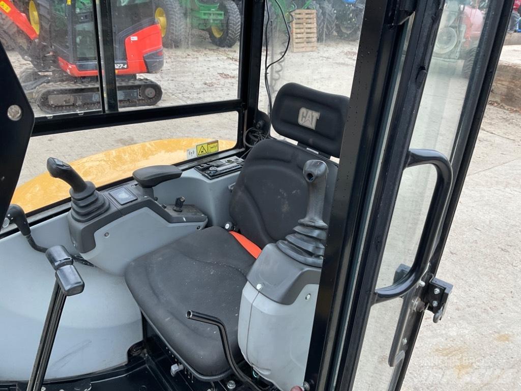 CAT 302.7 D CR Mini pelle < 7t
