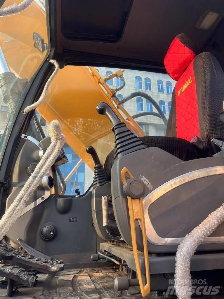 Hyundai R220LC-9S Pelle sur chenilles