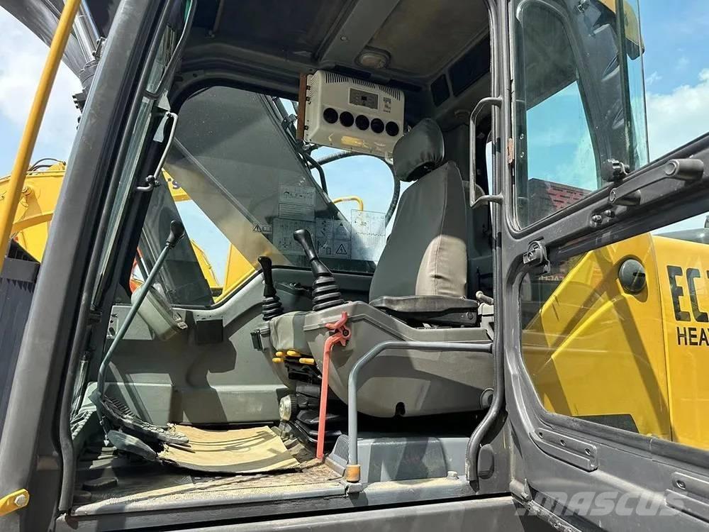Volvo EC240D Pelle sur chenilles