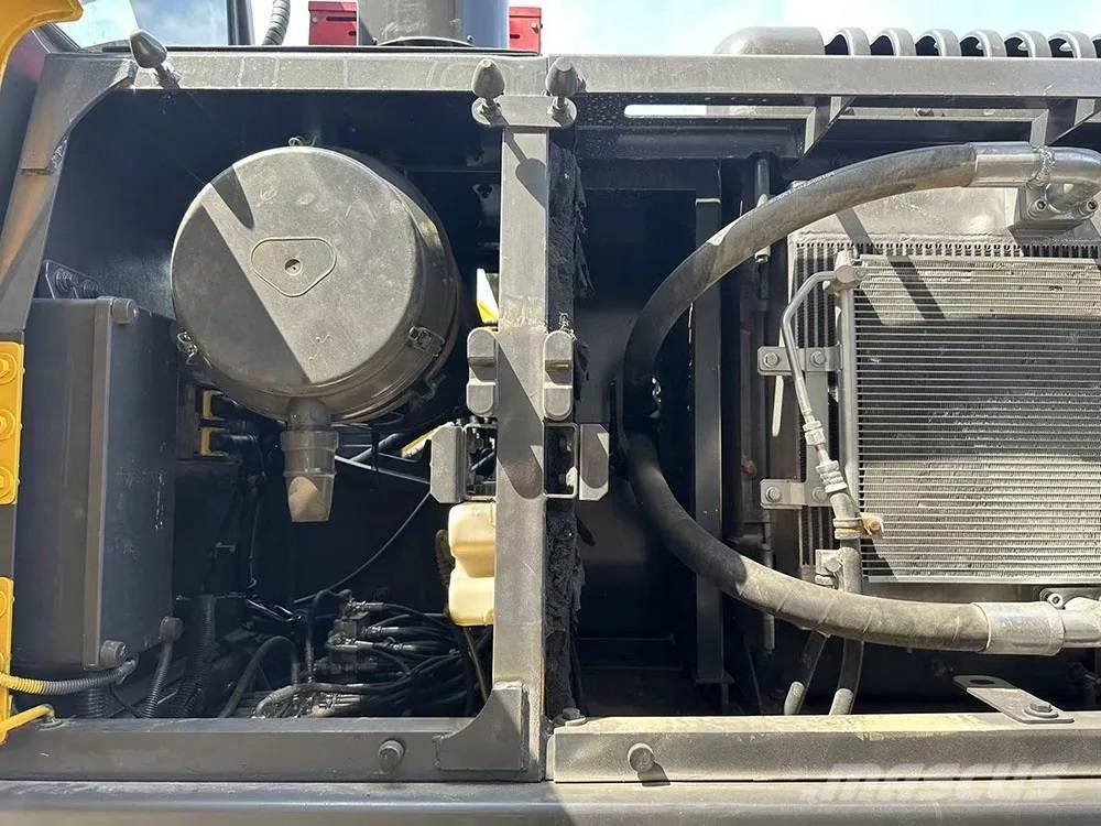 Volvo EC240D Pelle sur chenilles