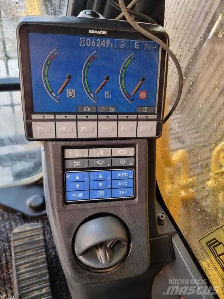 Komatsu PC 210-8 Pelle sur chenilles