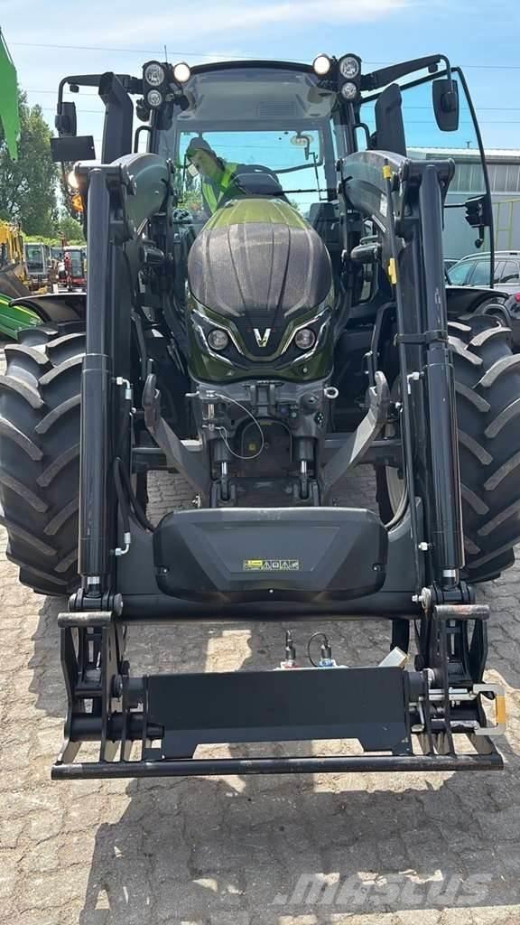 Valtra G135 Tracteur