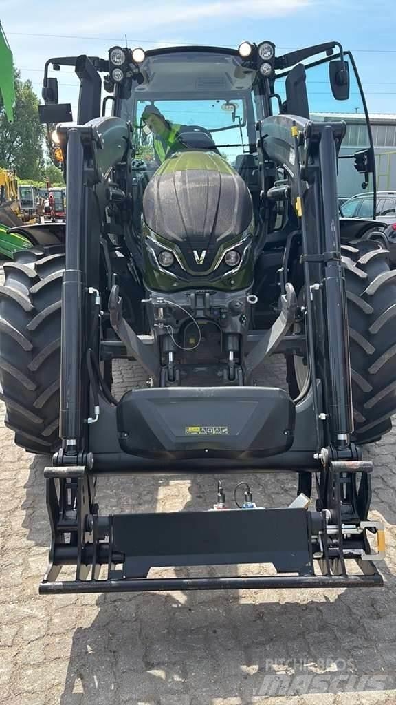 Valtra G135 Tracteur