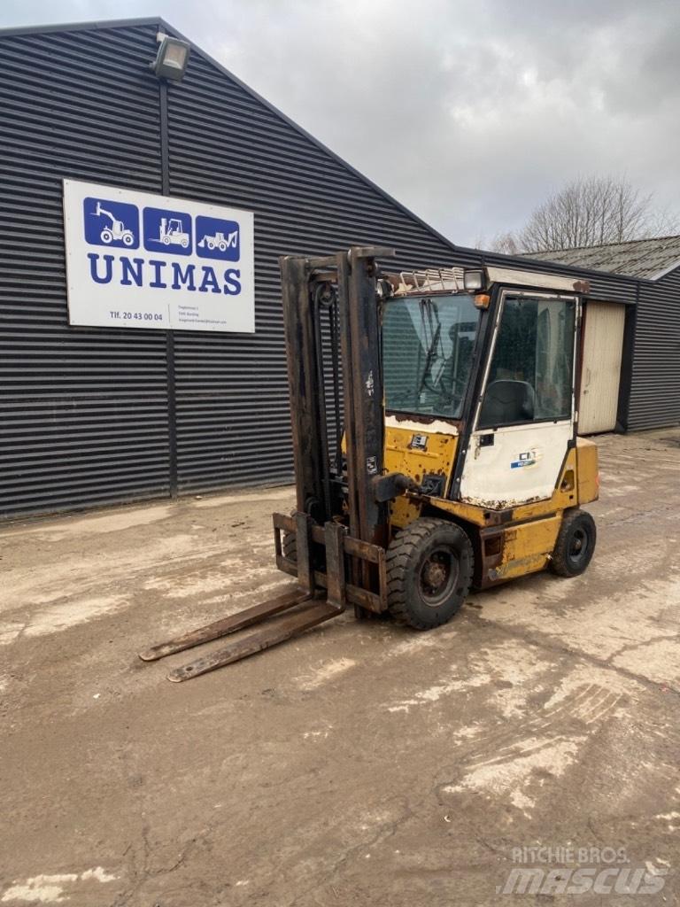 TCM FD 25 Chariots diesel