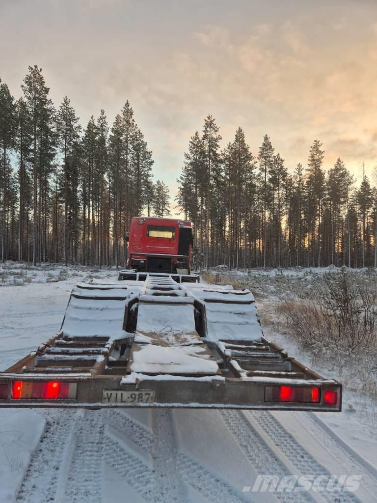 Sisu E11 Camions de transport de machines forestières