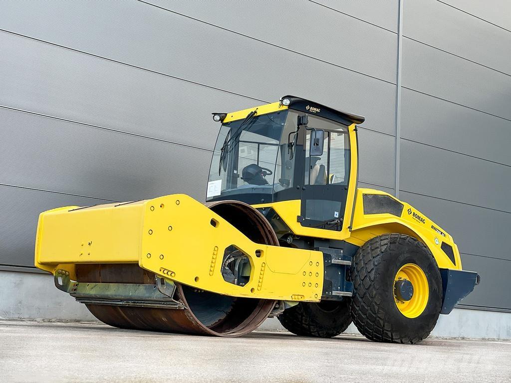 Bomag BW 216 D-5 Rouleaux monocylindre