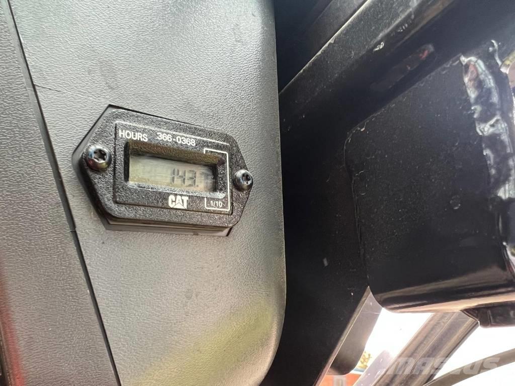 CAT 216 B 3 Chargeuse compacte