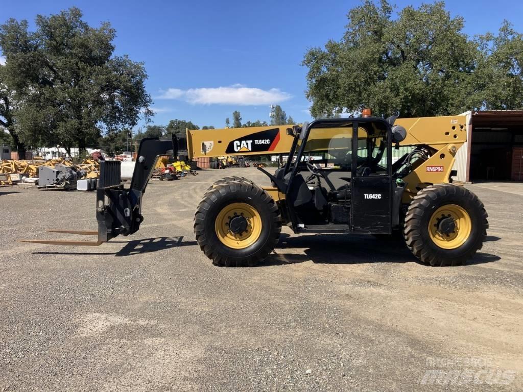 CAT TL 642 C Chariot télescopique