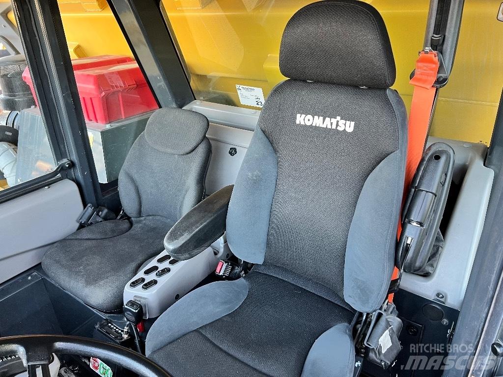 Komatsu 605-8 Tombereau rigide
