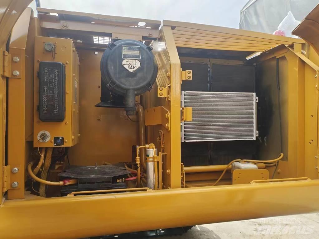 CAT 320 C L Pelle sur chenilles