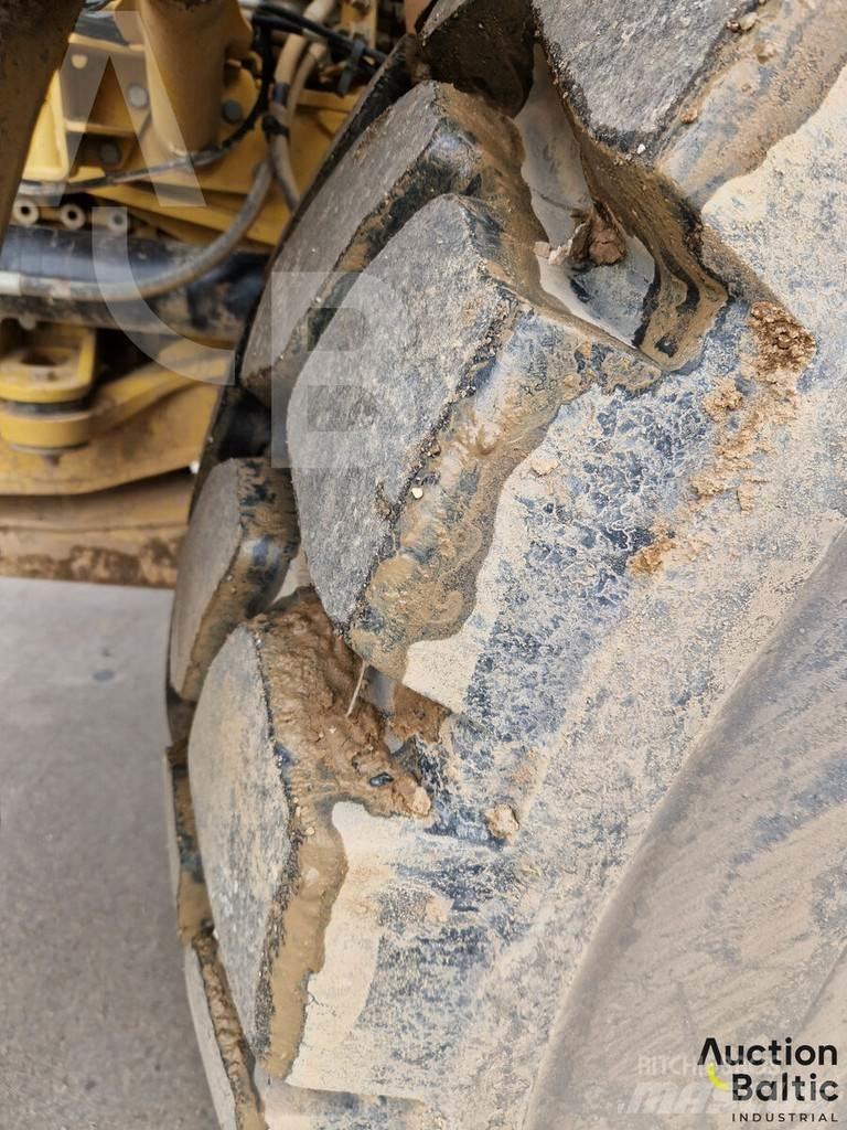 CAT 735C Tombereau articulé