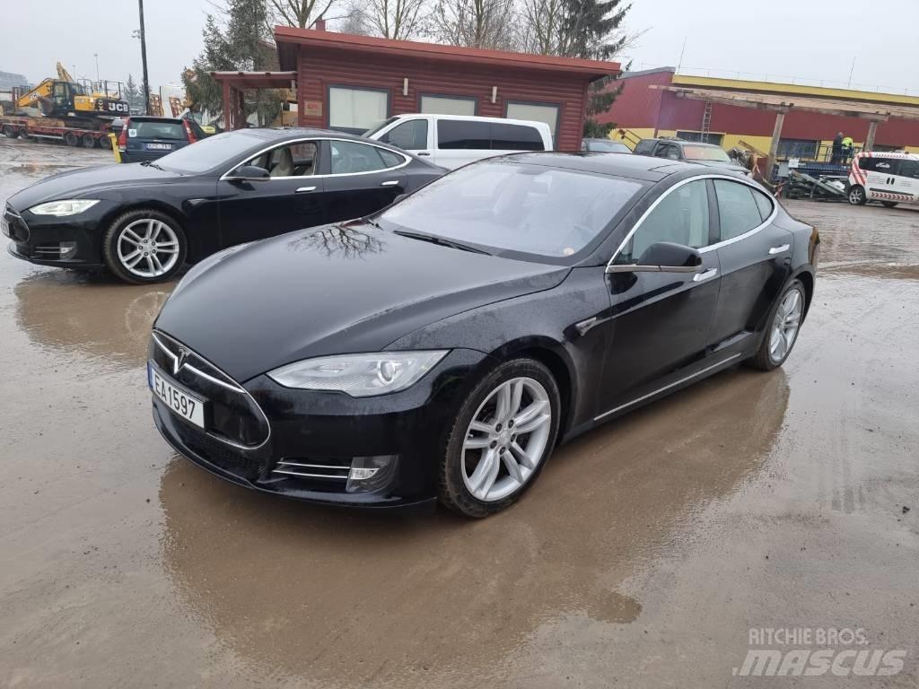 Tesla Model S P85D Voiture