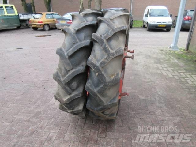 Goodyear 13.6/36 Pneus, roues et jantes