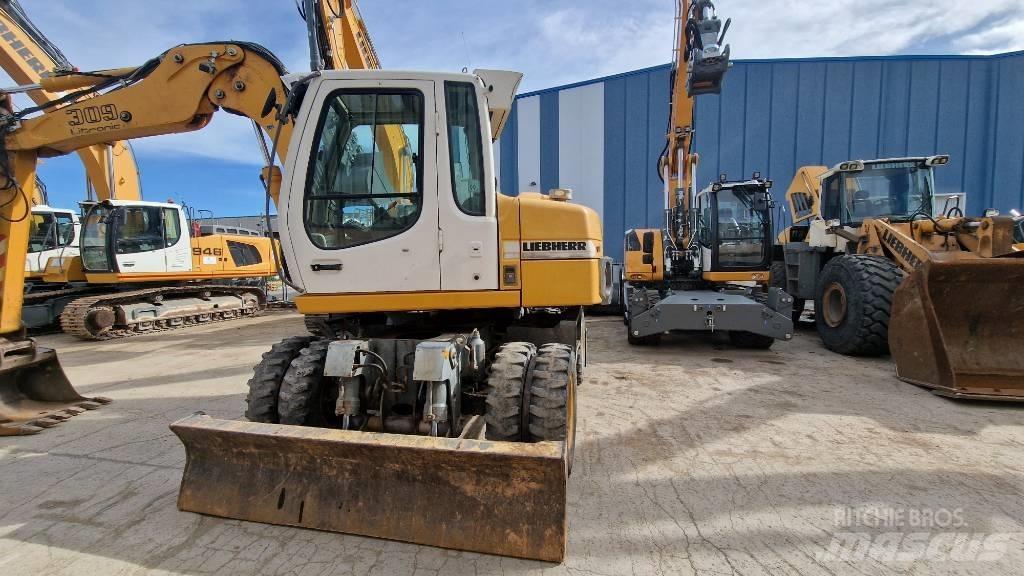 Liebherr A 309 Pelle sur pneus