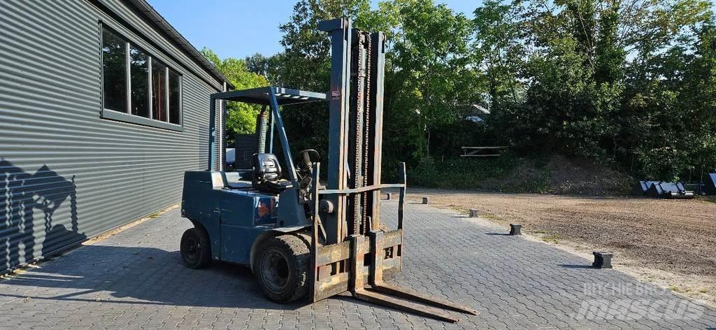 Clark 3 ton diesel Autres Chariots élévateurs