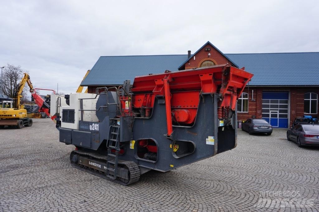 Sandvik QJ 241 Concasseur mobile