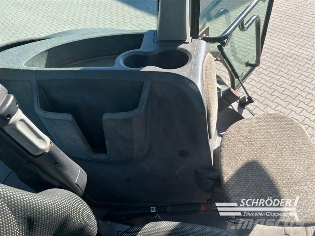 CLAAS ARION 640 Tracteur