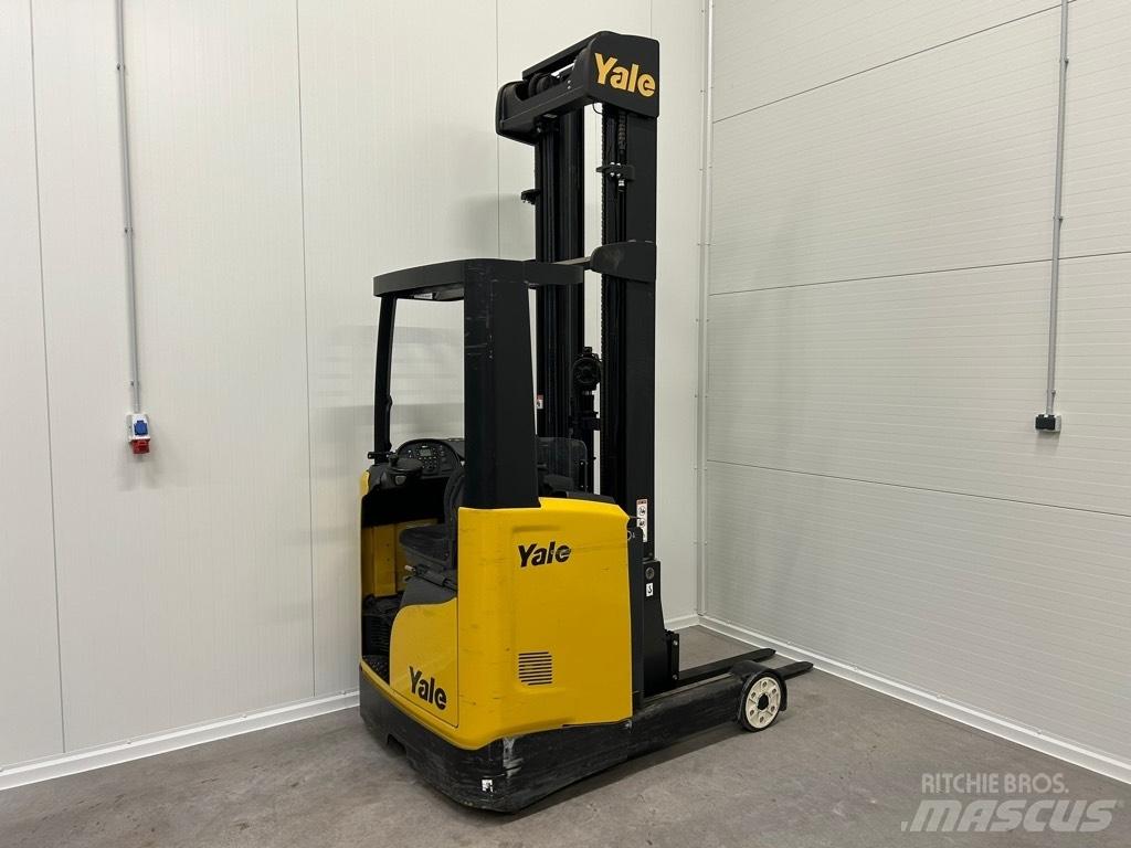 Yale MR 14 Chariot à mât rétractable