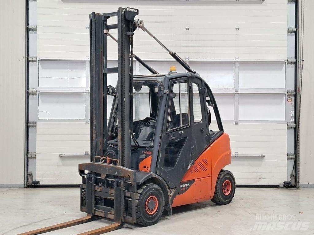 Linde H25D-02 Chariots diesel