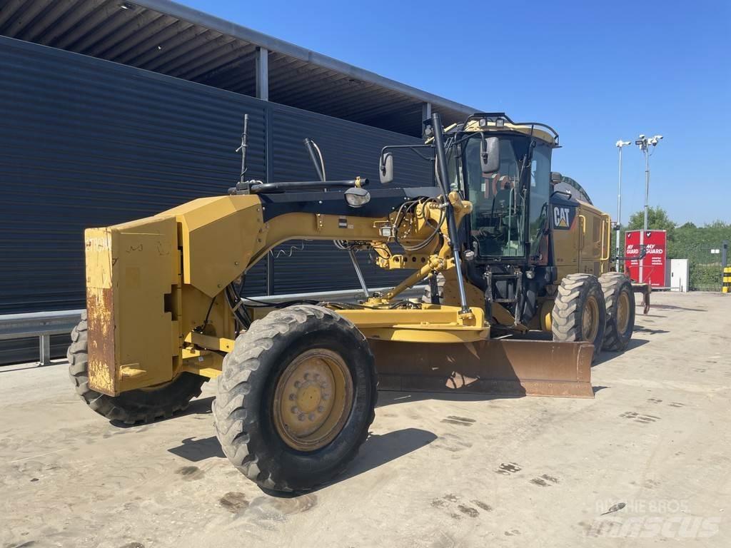 CAT 140 M2 Table de tri