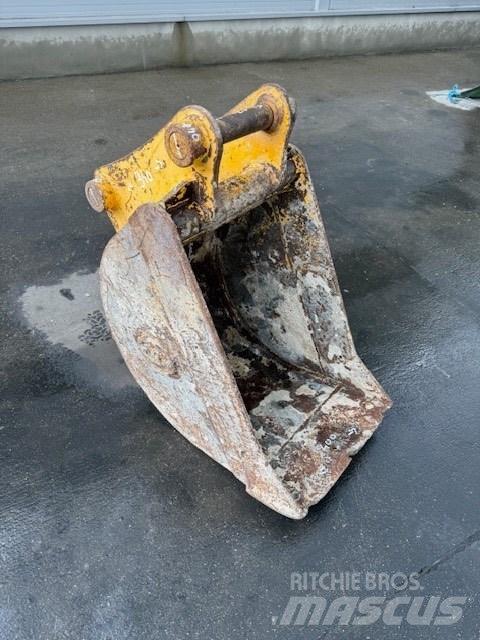 JCB 7-8 TON Pelle rétro arrière