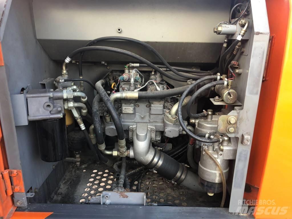 Hitachi ZX 210 LC-3 Pelle sur chenilles