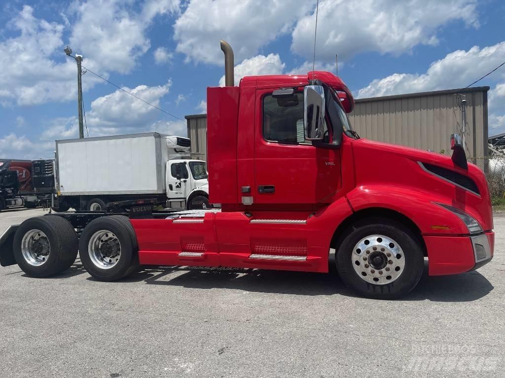Volvo VNL64T300 Tracteur routier