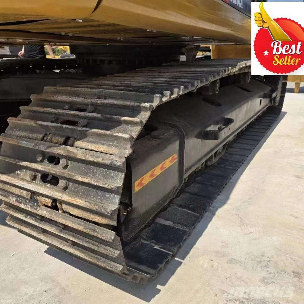 CAT 323 D L Pelle sur chenilles