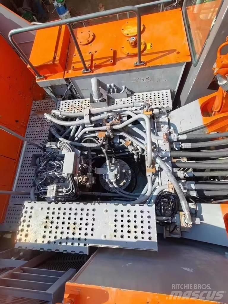 Hitachi EX 1200 Pelle sur chenilles
