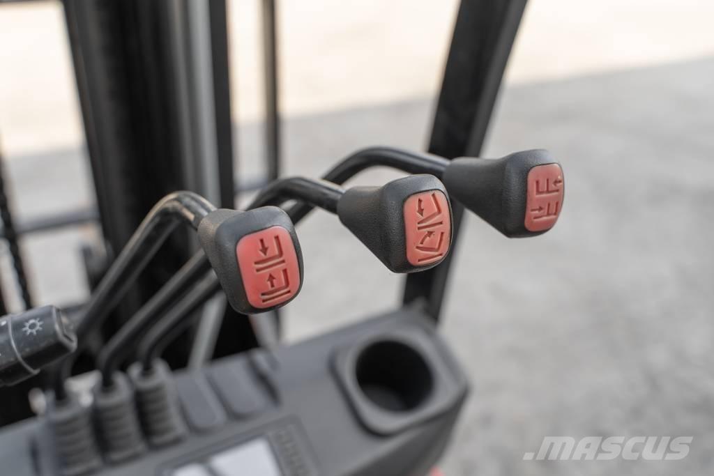Manitou MI 25 D Chariots diesel