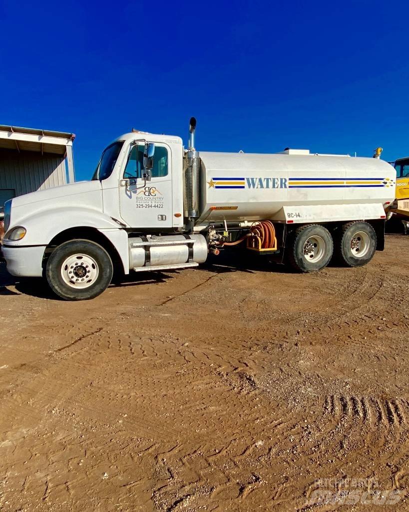 Freightliner CL120 Camion citerne à eau