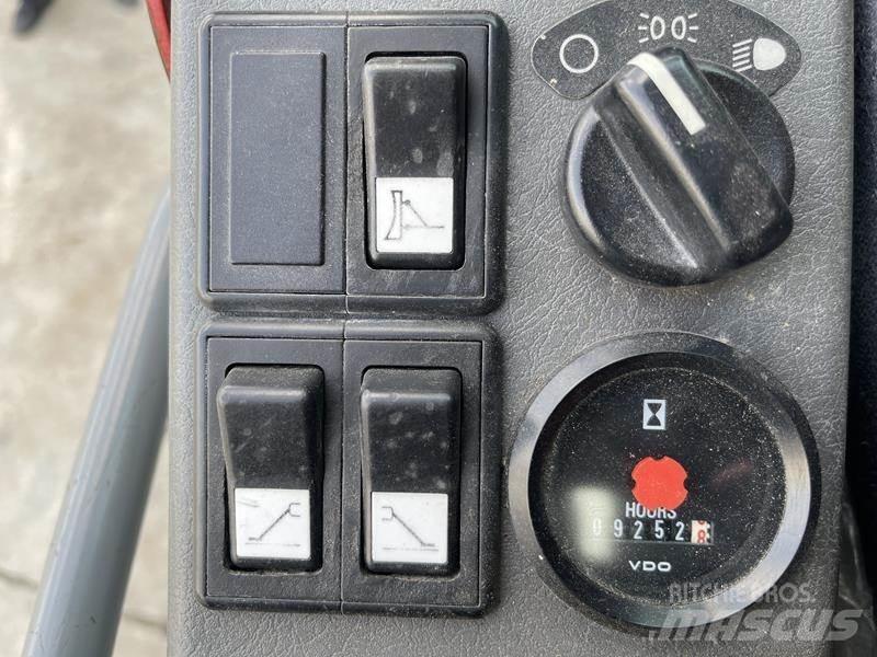Volvo EW 140 B Pelle sur pneus