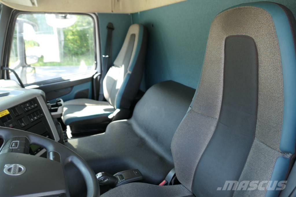 Volvo FM330 4x2 Camion frigorifique