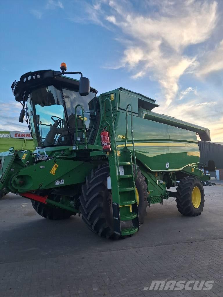 John Deere T 550 Moissonneuse batteuse