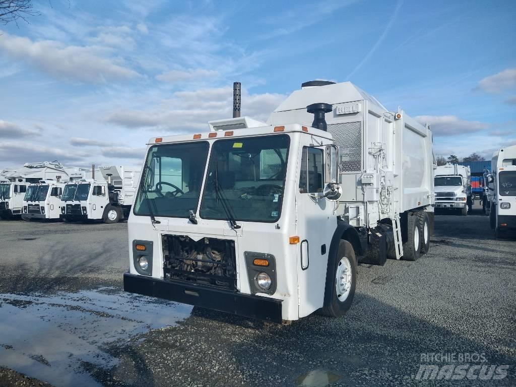 Mack LEU613 Camion poubelle