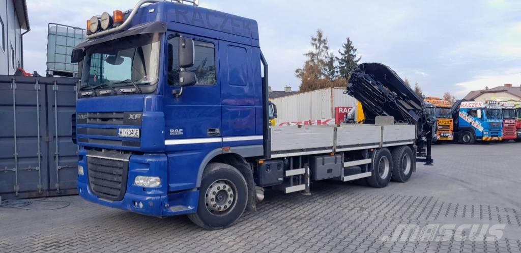 DAF 105 Camion plateau ridelle avec grue