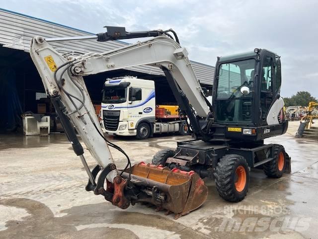 Bobcat E 57 W Pelle sur pneus