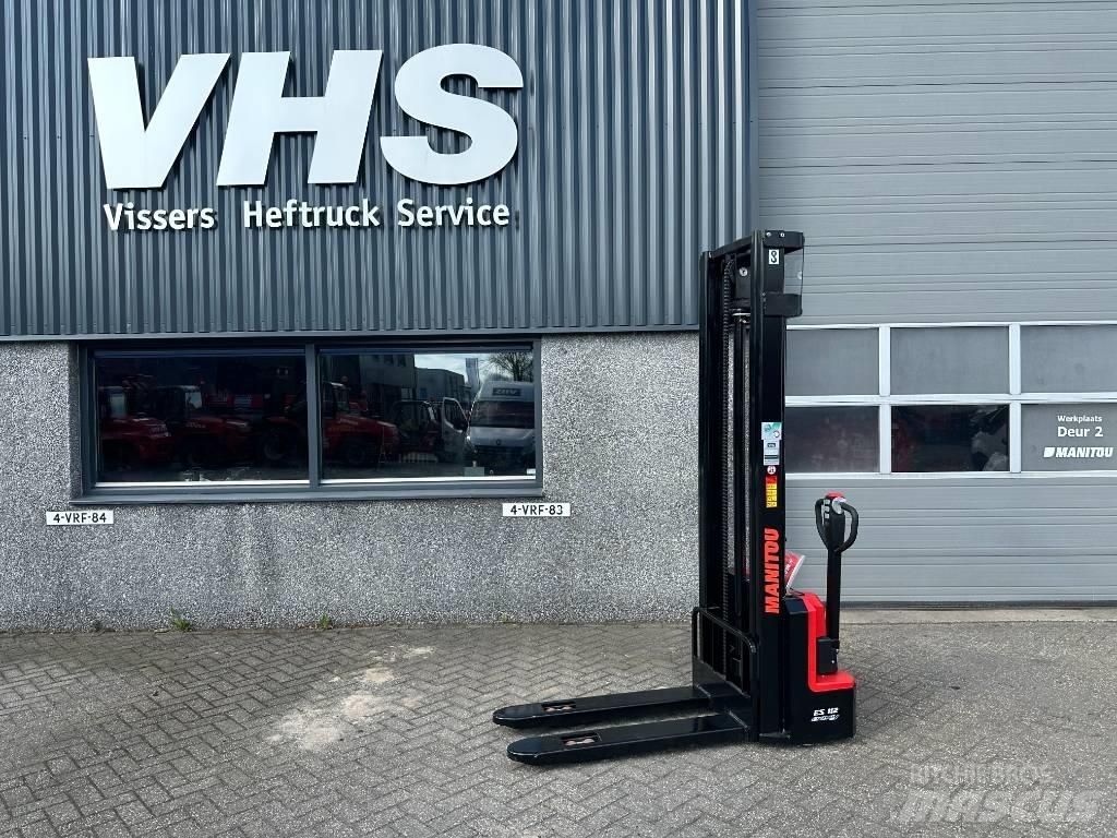 Manitou ES 112 Easy Gerbeur accompagnant