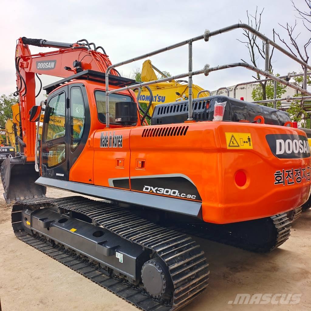 Doosan DX 225 LC Pelle sur chenilles