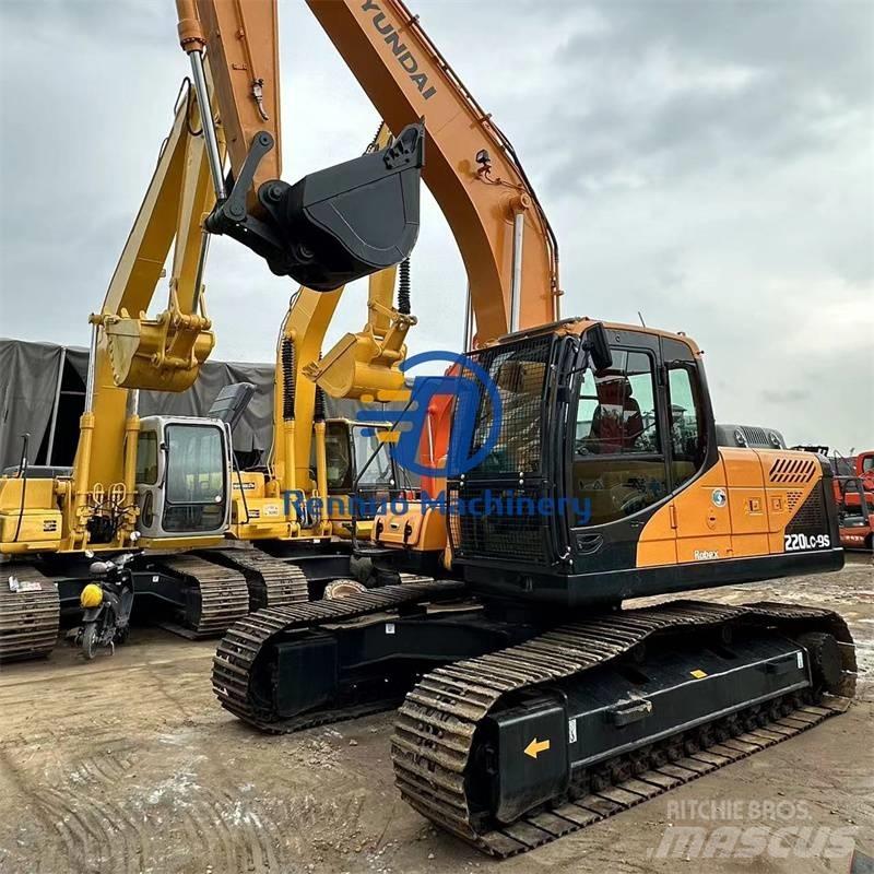 Hyundai R220LC-9S Pelle sur chenilles