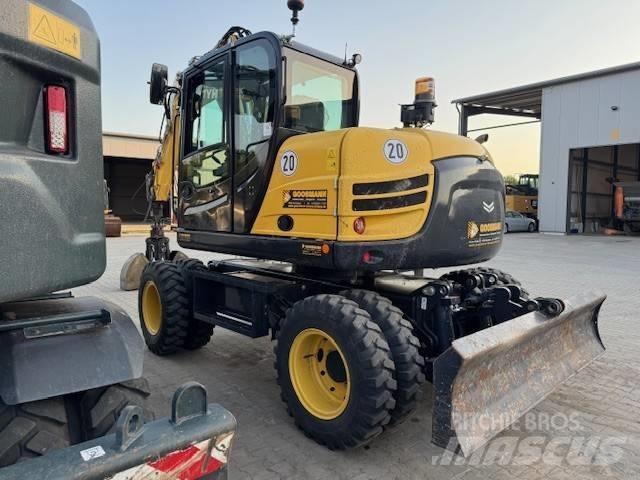 Yanmar B 110 W Pelle sur pneus