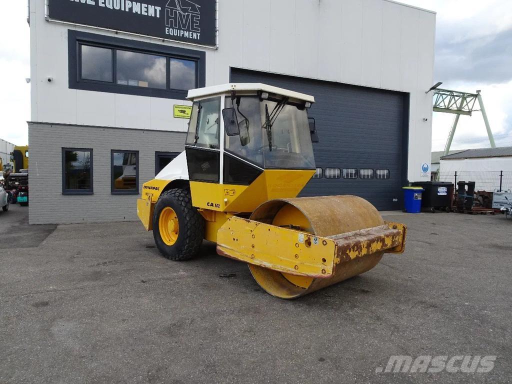 Dynapac CA152D Rouleaux à pneumatiques