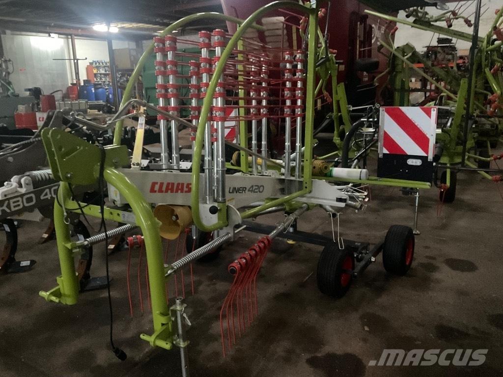 CLAAS Liner 420 Rateau faneur