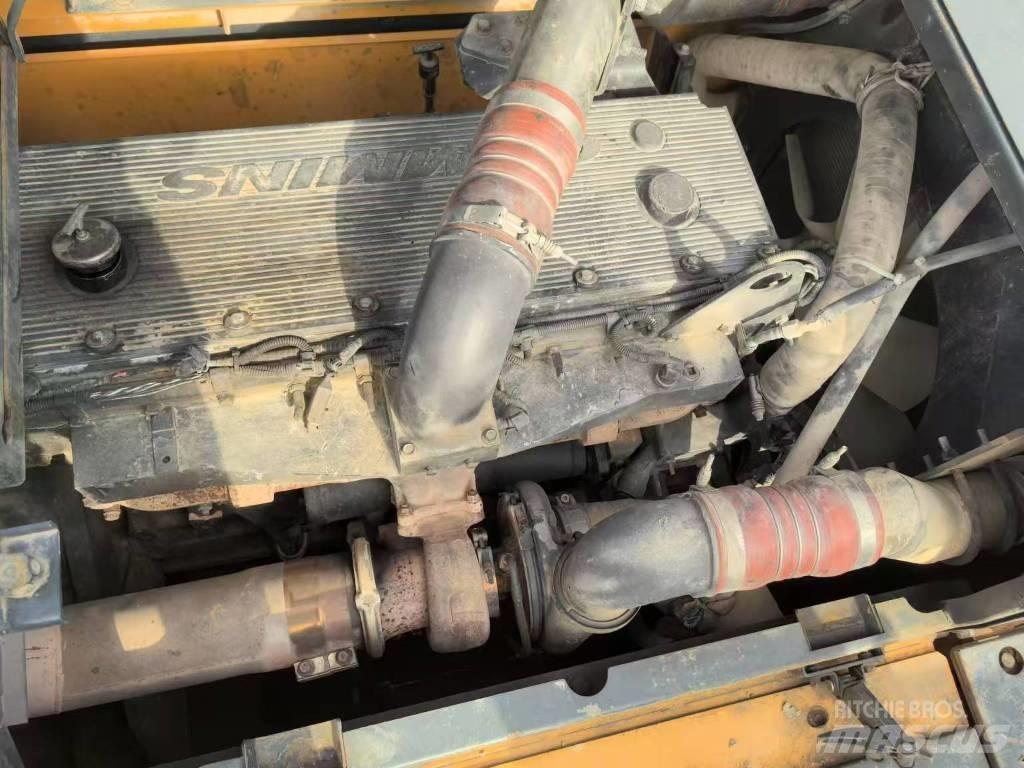 Hyundai 520VS Pelle sur chenilles