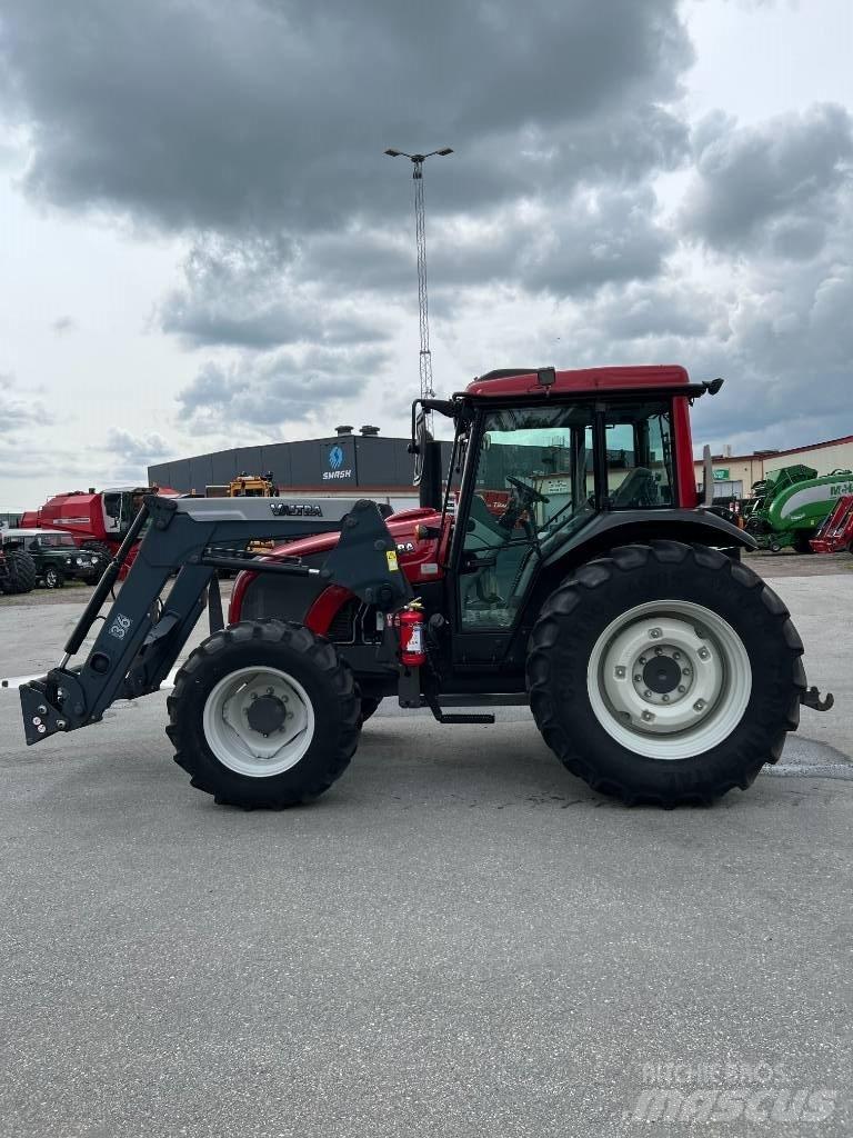 Valtra A 83 Tracteur