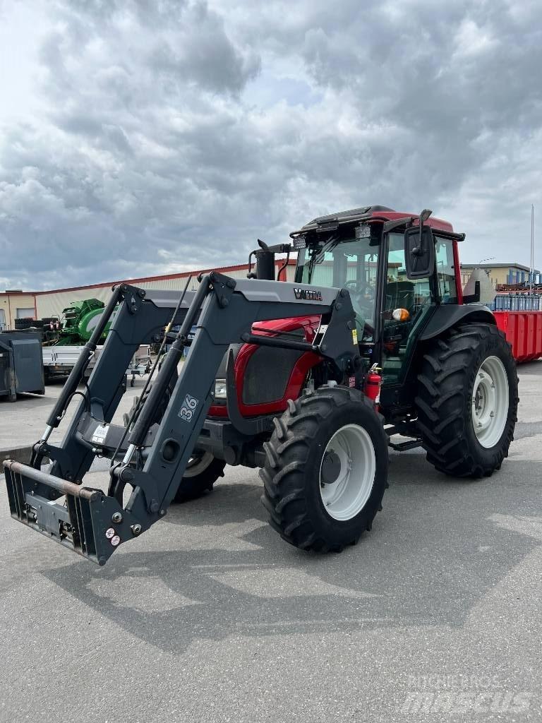 Valtra A 83 Tracteur