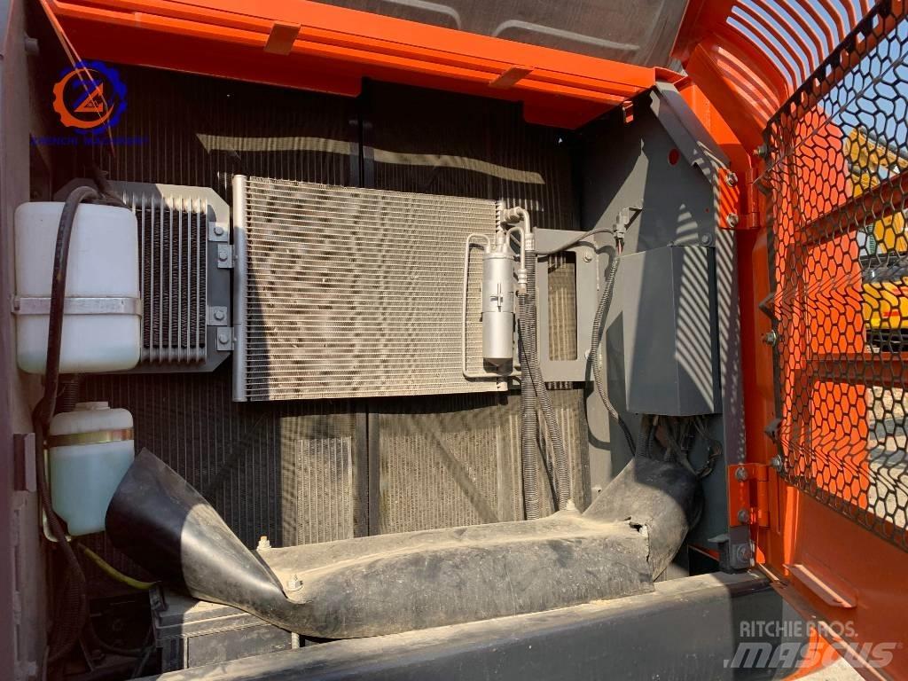 Hitachi ZX 240 Pelle sur chenilles